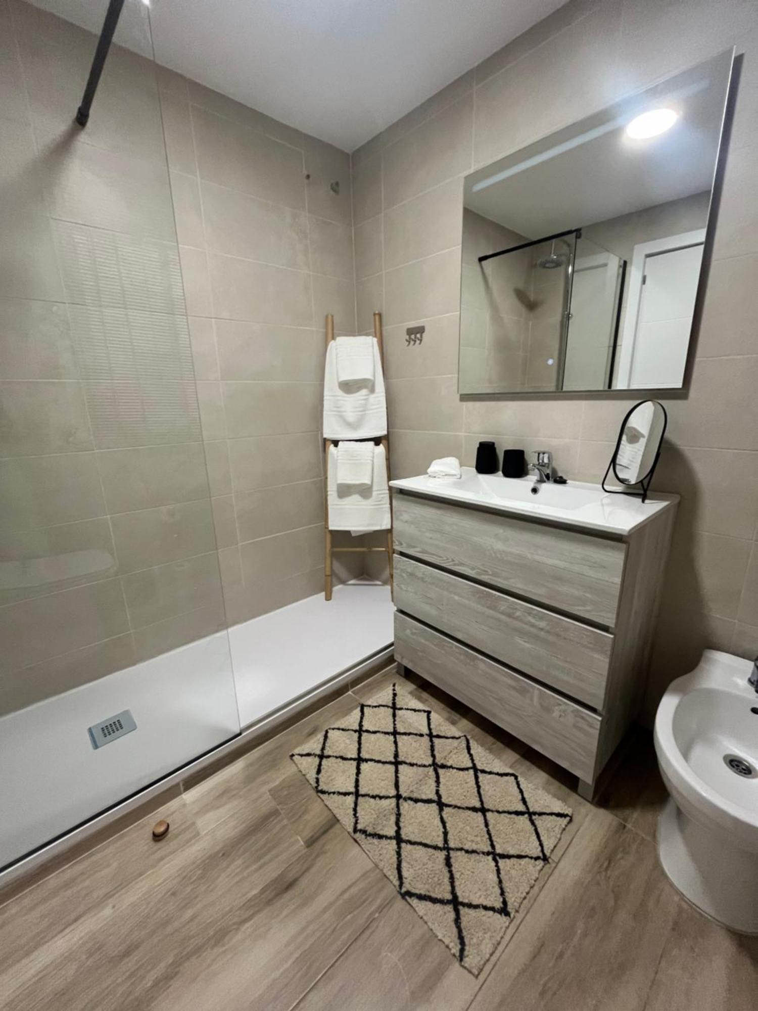 Love Rent4 Malaga Huelin 外观 照片
